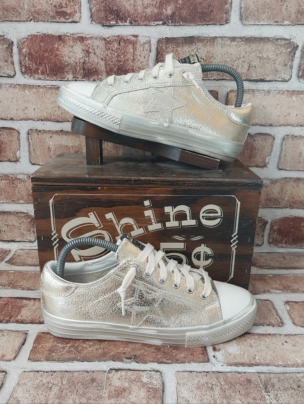 🆕️brand New Vintage Havana Alive Destressed Sneakers